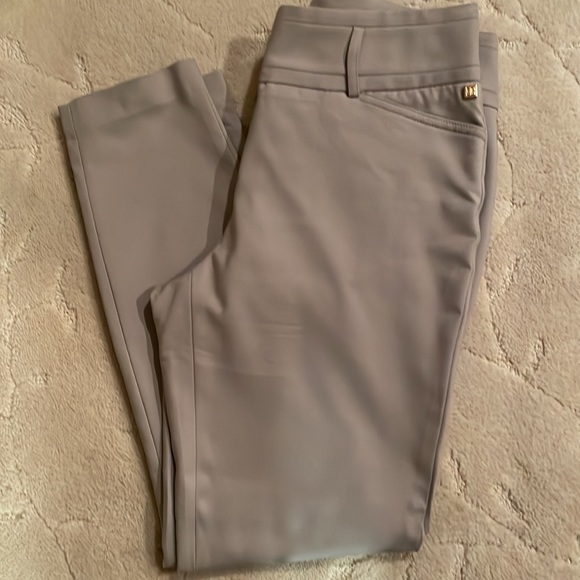 Ivanka Trump Pants - Ivanka Trump beige ankle dress pants